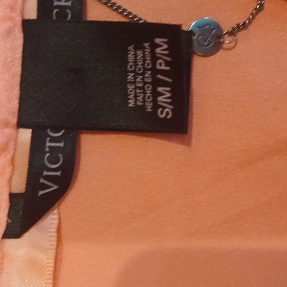 Victoria's Secret Coral Peach Silky Tie Robe - Picture 5 of 6